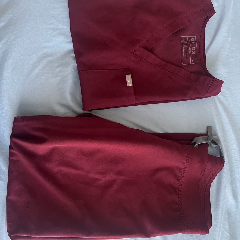 Figs Maroon Scrub Set